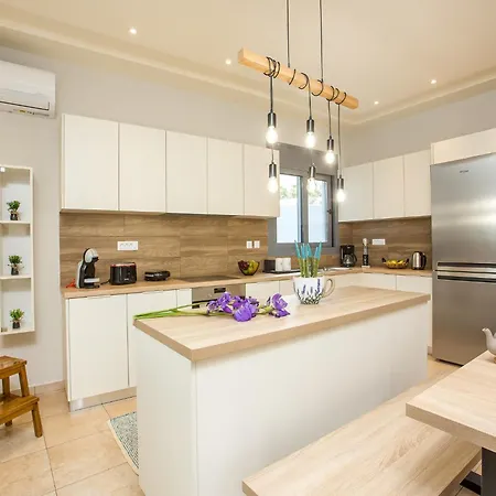 Villa 2-bedroom With Private Pool In Kalithies *