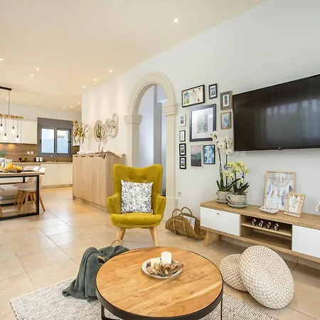 2-bedroom With Private Pool In Kalithies Willa *